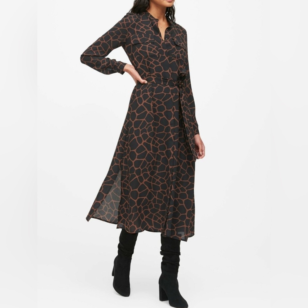 Banana Republic - long sleeve black and brown dress with pockets